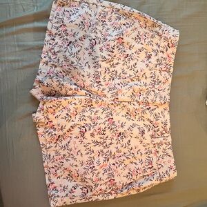 LOFT Floral Patterned Shorts in Pink and Cream